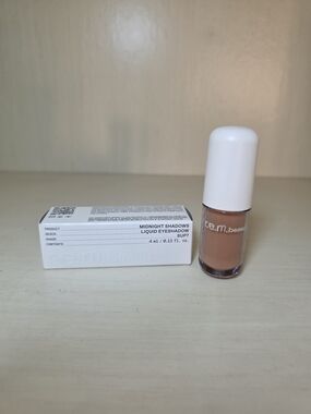 R.E.M. Midnight Shadows Liquid Eyeshadow - Sup?